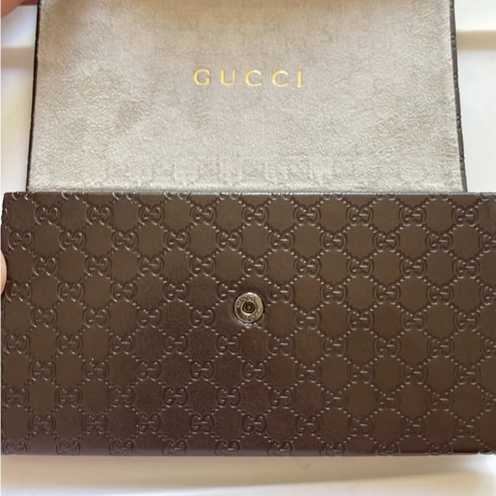 - Gucci brown leather insignia interlocking GG gorgeous eyeglass Case UC N… - Picture 5 of 6